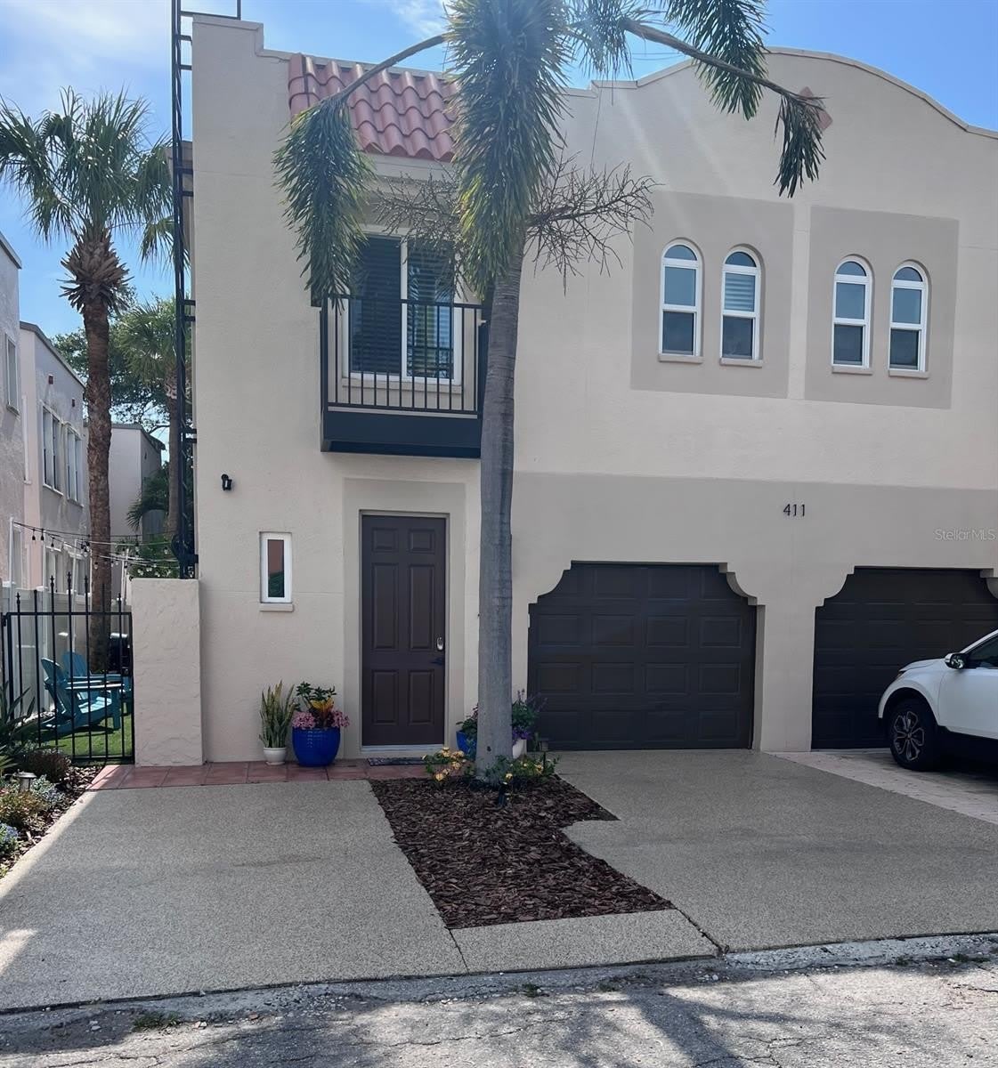 411 S MELVILLE AVENUE