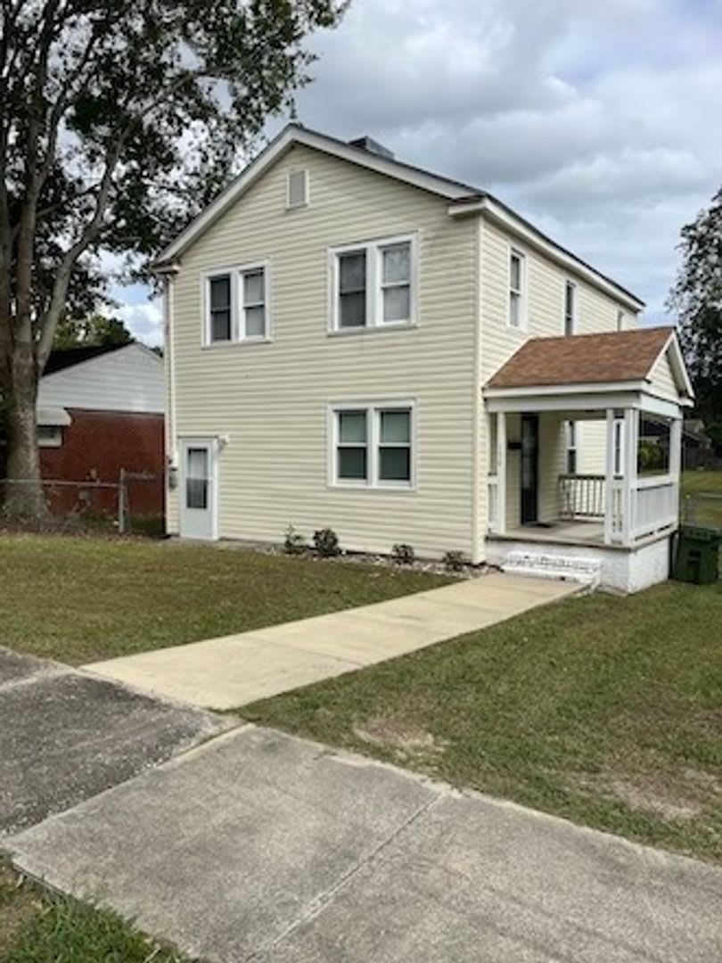 Nice Home, Convenient Location