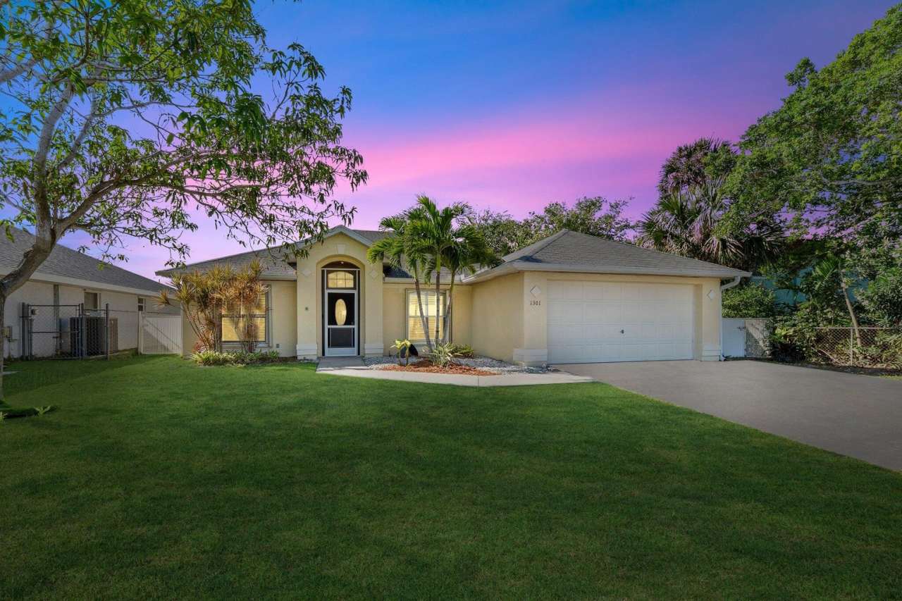 1301 Carlton Court
