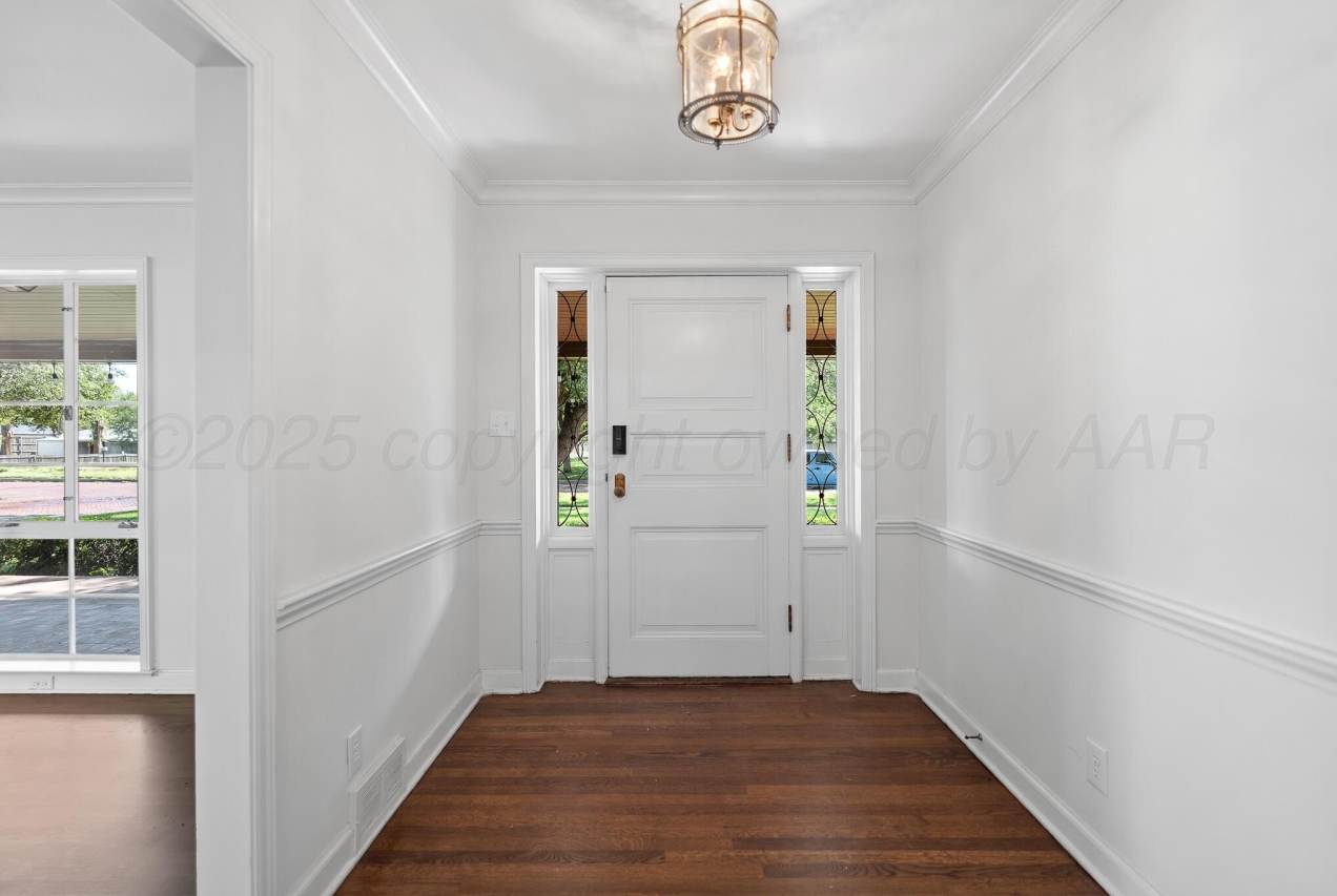 2600 S HARRISON Street