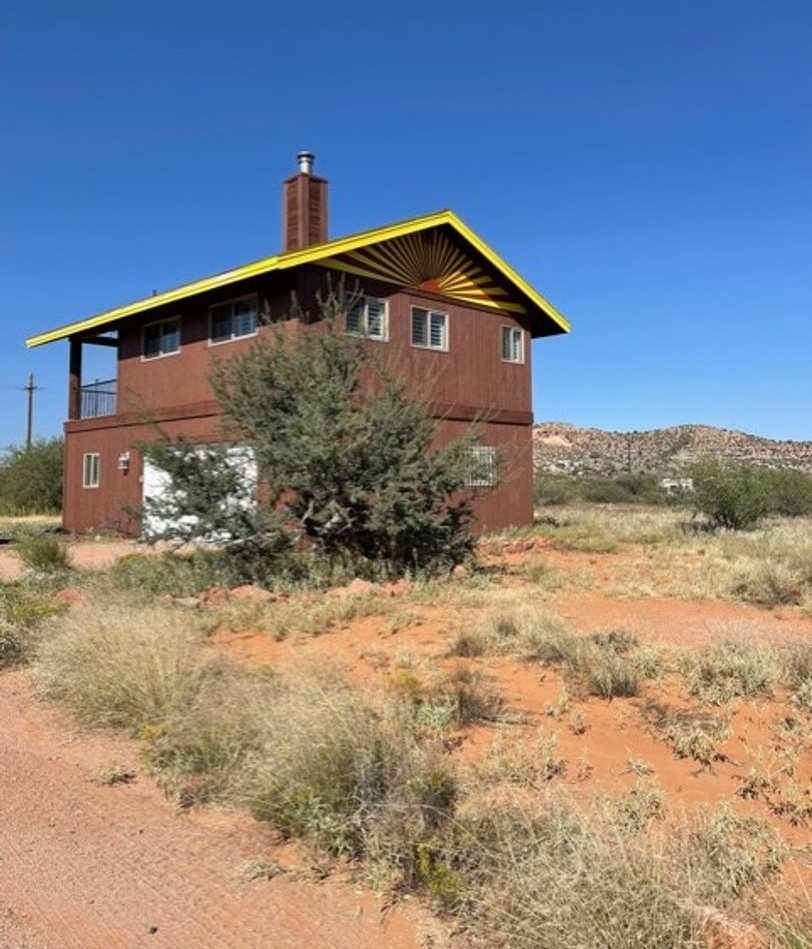 Privacy and Space in this Adorable Studio - Contact Property Pros Property Management