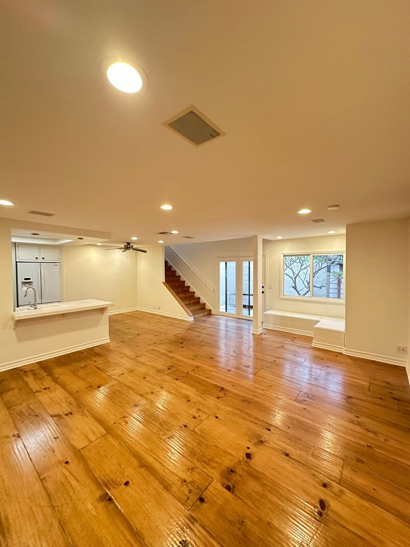 3 Bedroom Irvine Home - Large Master Suite w/ Wood Floors - Beautiful!!!!!