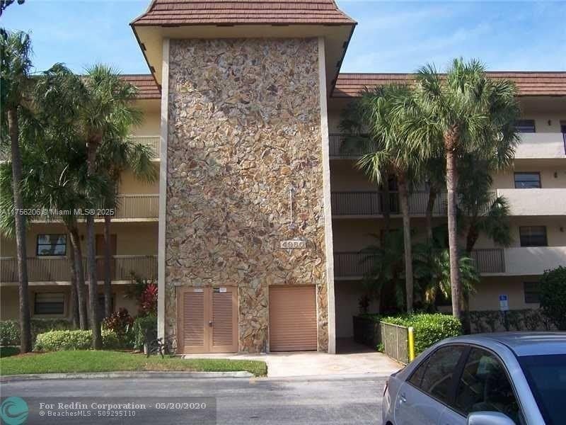 4950 E Sabal Palm Blvd