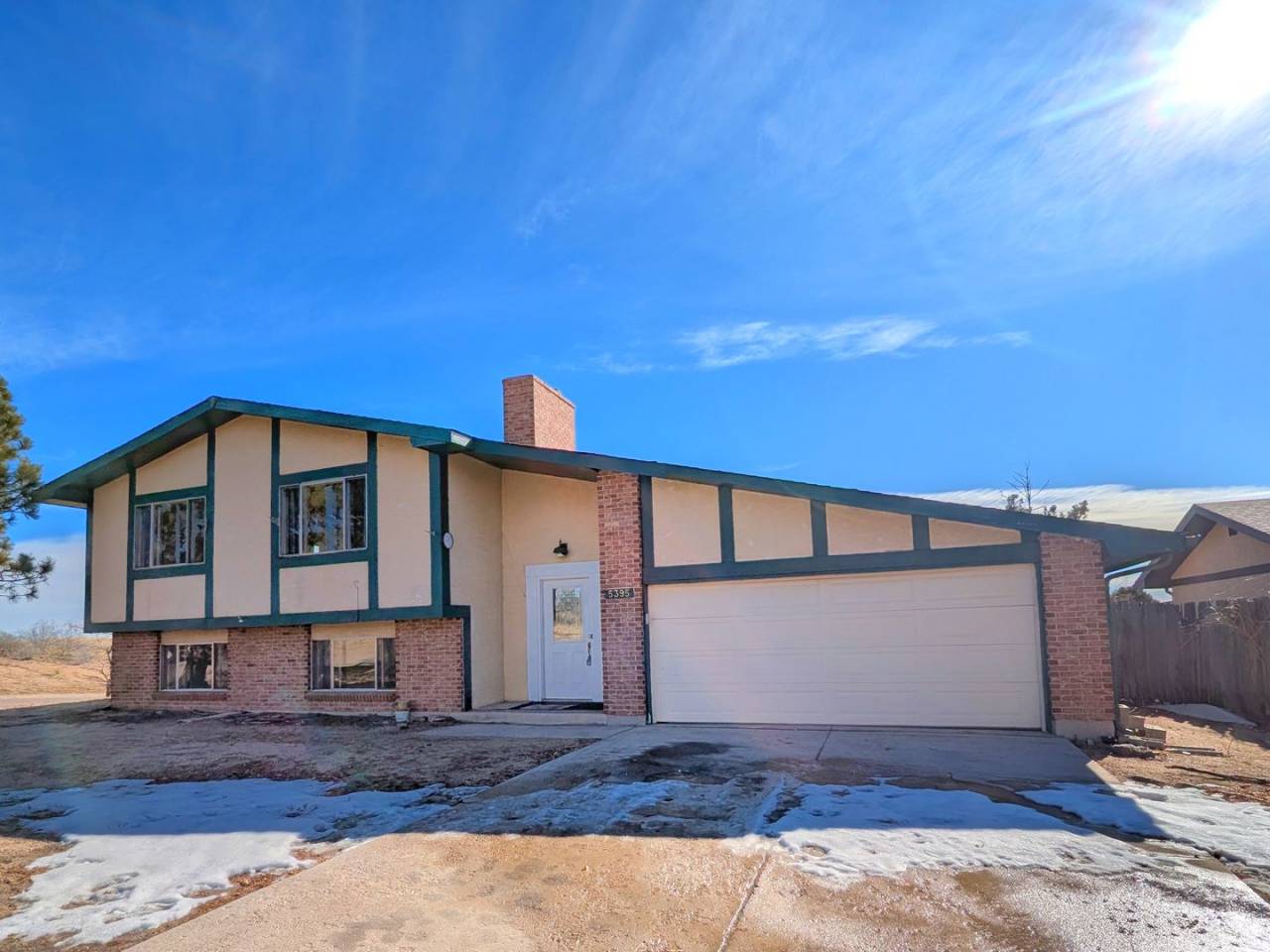 5 Bedroom Three Bath, Great Location