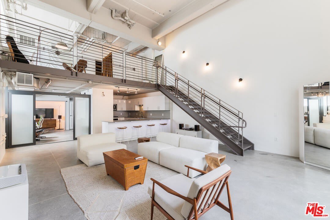 1130 S Flower St unit: 103