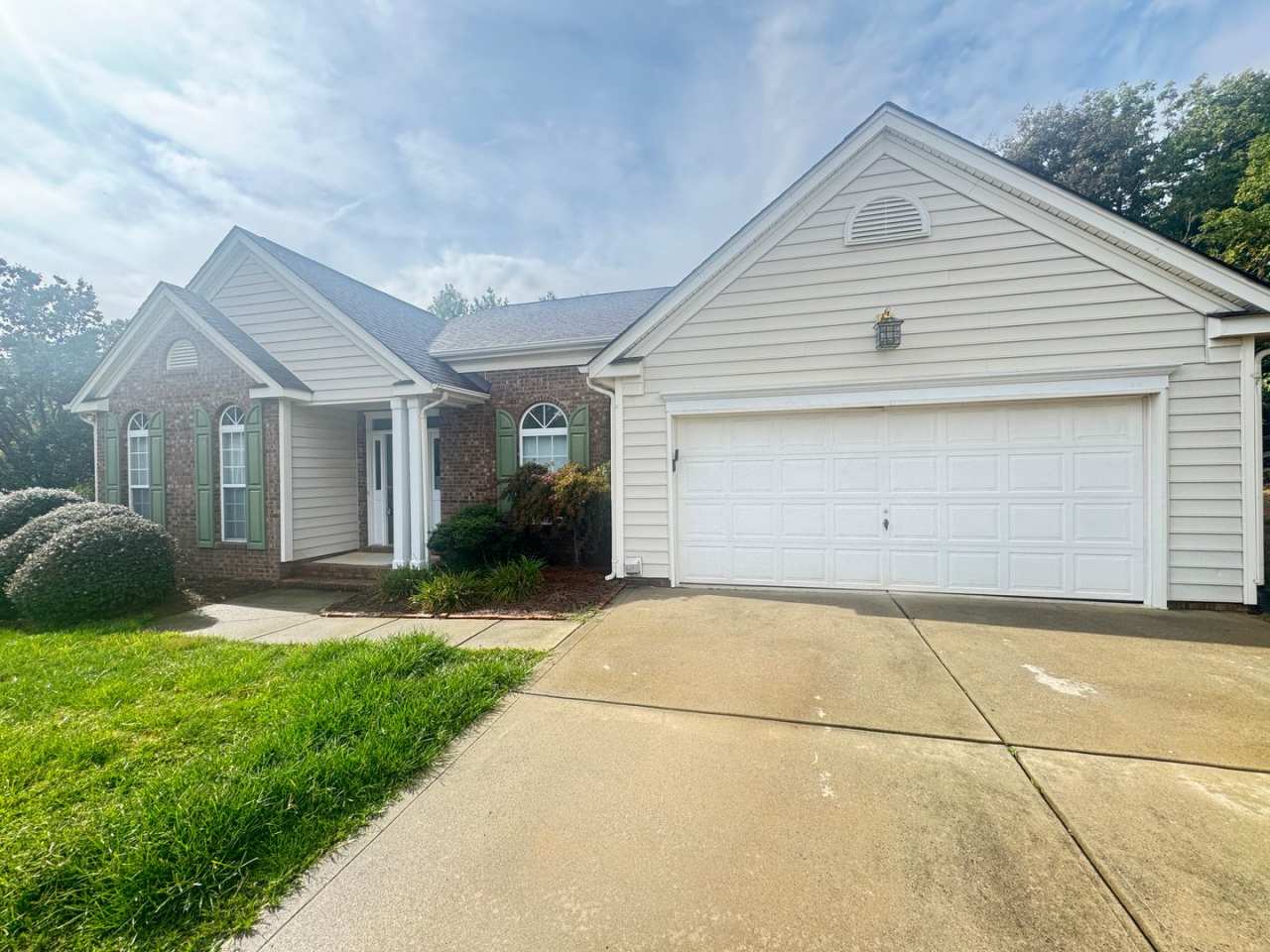 4bd/2ba House newer neighborhood in between Kannapolis/Concord  close to I85