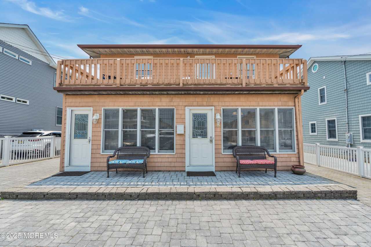 8 President Avenue unit: 1