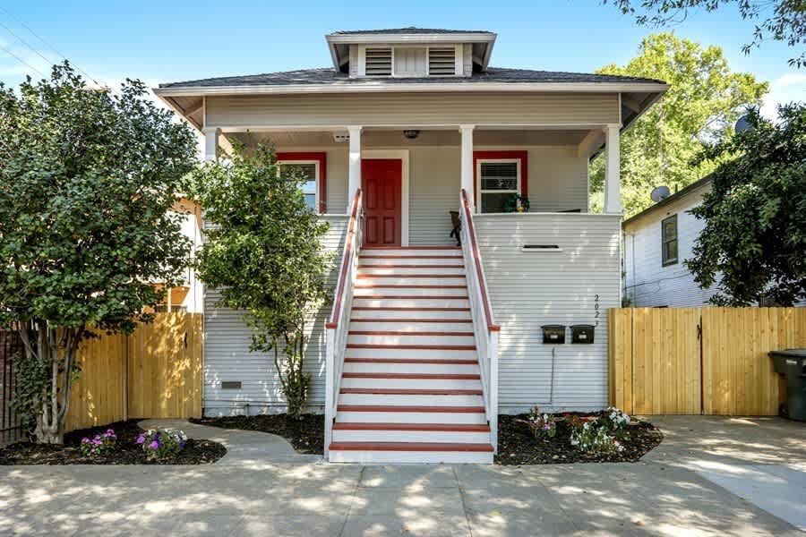 Beautiful 2 Bdrm, 1 Bath Downtown Sac Remodel!