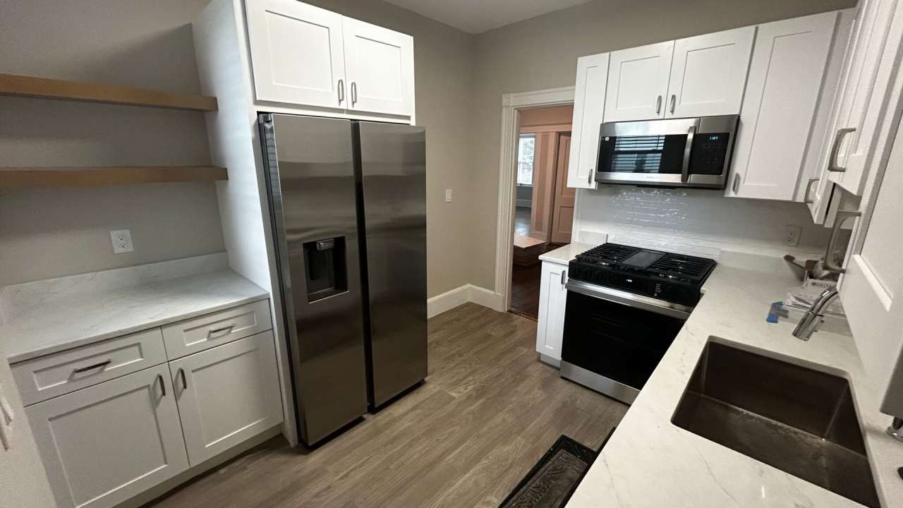 Newly renovated 3 Bed 1 Bath available NOW