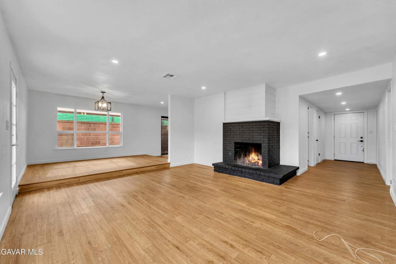 44526 Stanridge Avenue