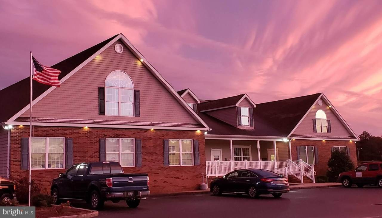 957 NORMAN ESKRIDGE HWY.