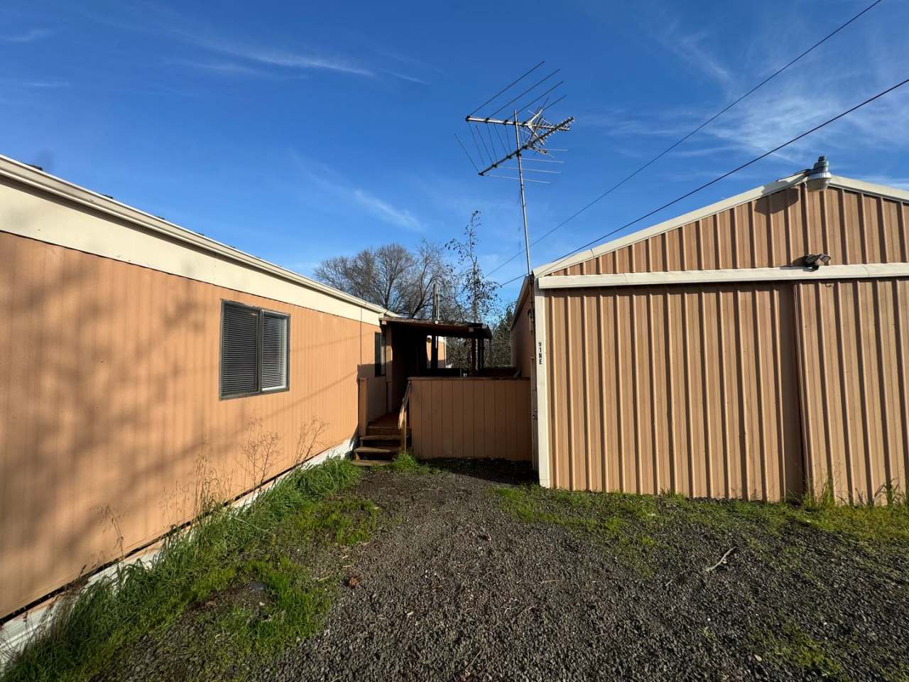 Winston 2 bedroom with garage/shop