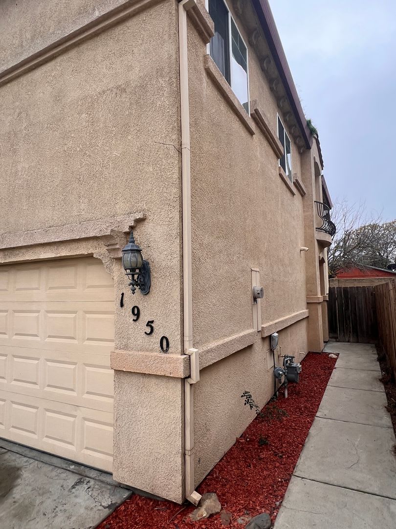 Large Two Story Home Recently Remodeled Available NOW