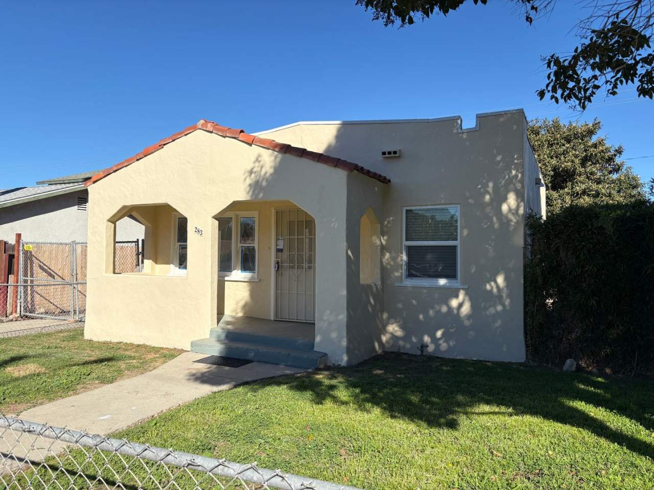 Charming 2+1 House nestled in the heart of Ventura, CA