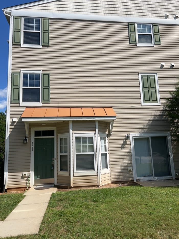 2211 Valley Edge Drive