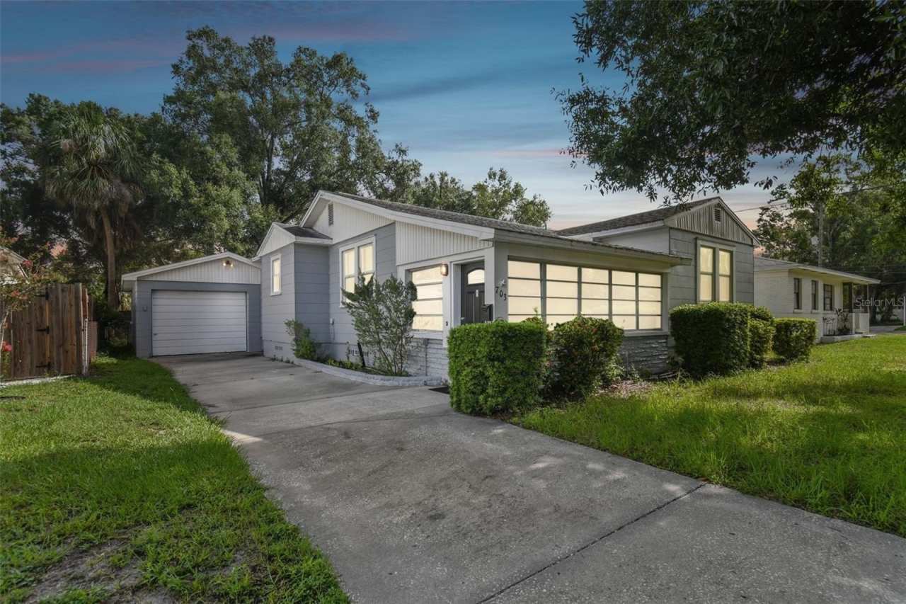 703 W INDIANA AVENUE