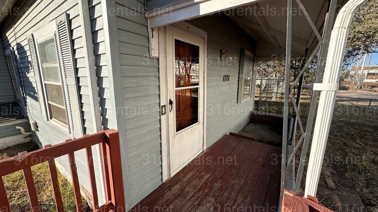 $895 - 3 bed 1 bath - Single Family Home