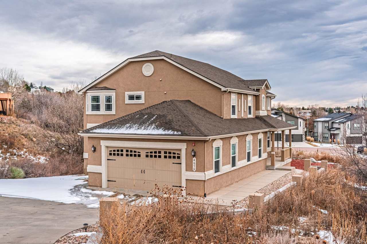 Stunning 5BR Home with Luxury Master Suite  Low-Maintenance Yard!
