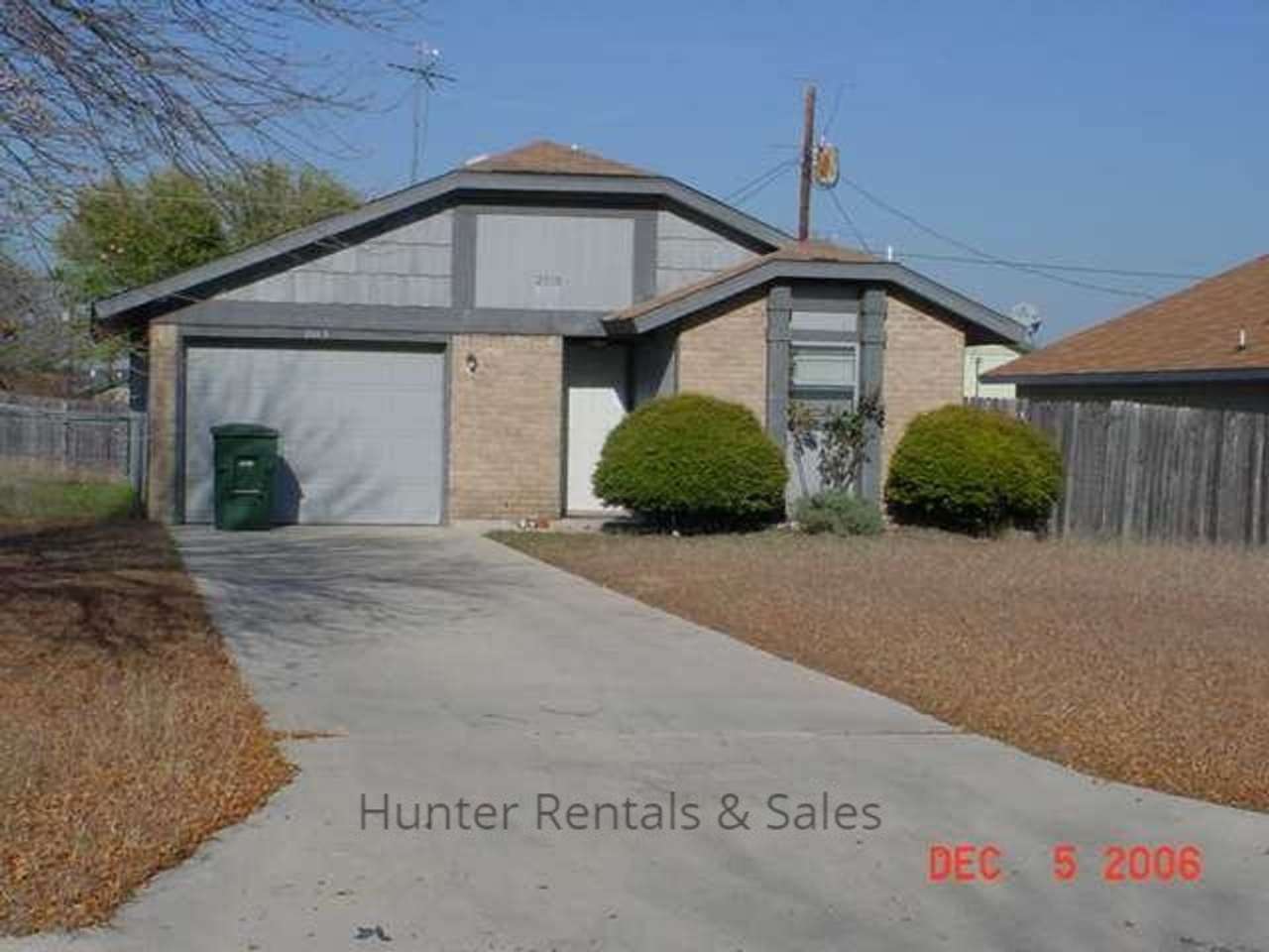 Charming 2-Bedroom Home with Spacious Yard in Killeen!