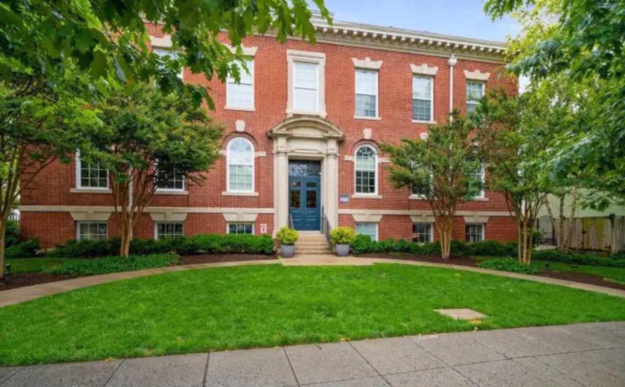 Open And Updated One Bedroom Apartment At The Parker Flats!