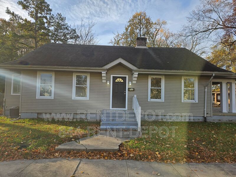 703 Ravenswood Dr Evansville