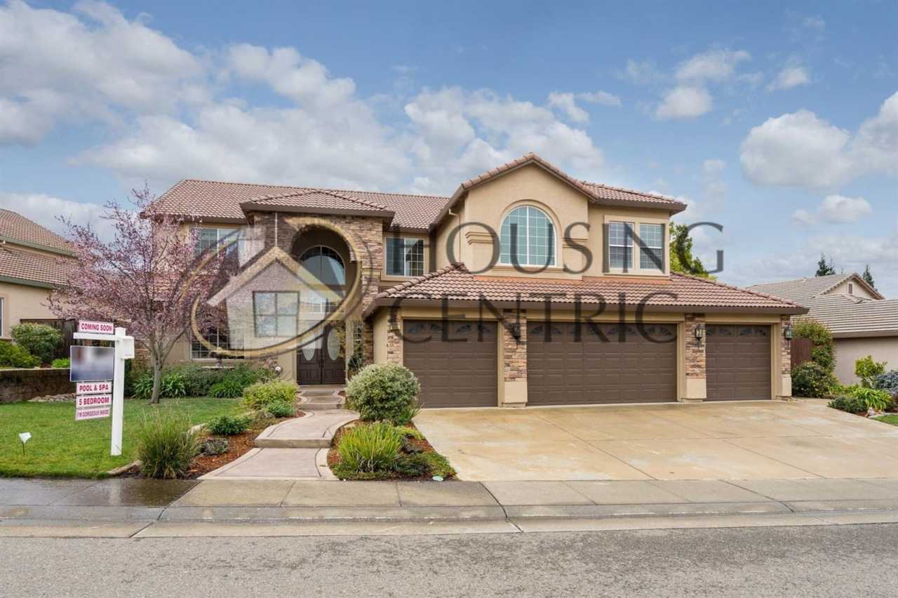 Executive Folsom Rental with a Pool, Energy Saving Solar,  Prime Location Close to Everything!