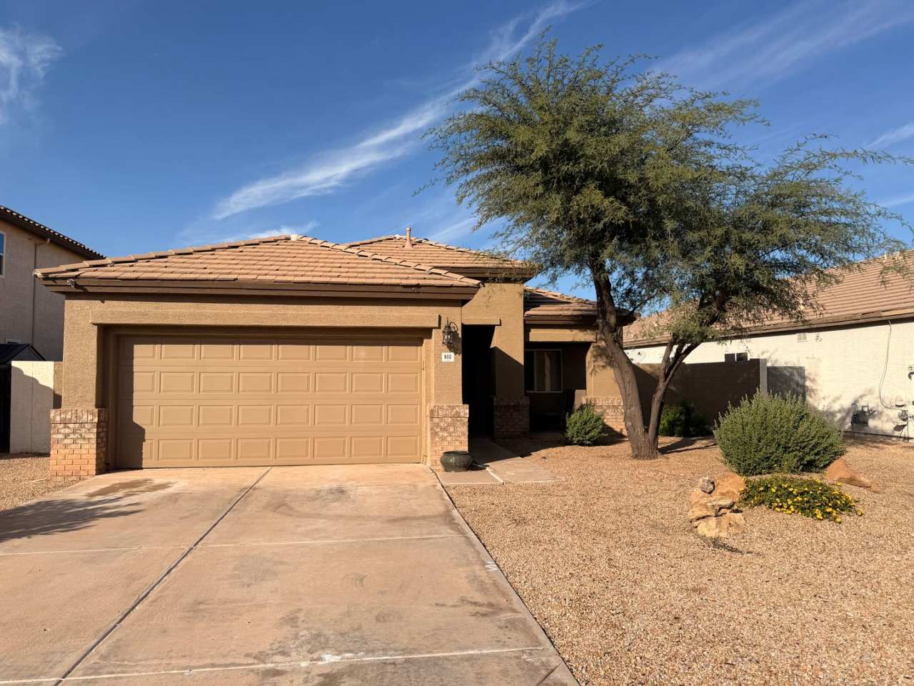 Move-In Special! Updated 3 Bed / 2bath Gilbert Home with New Paint, No Carpet and on the Course