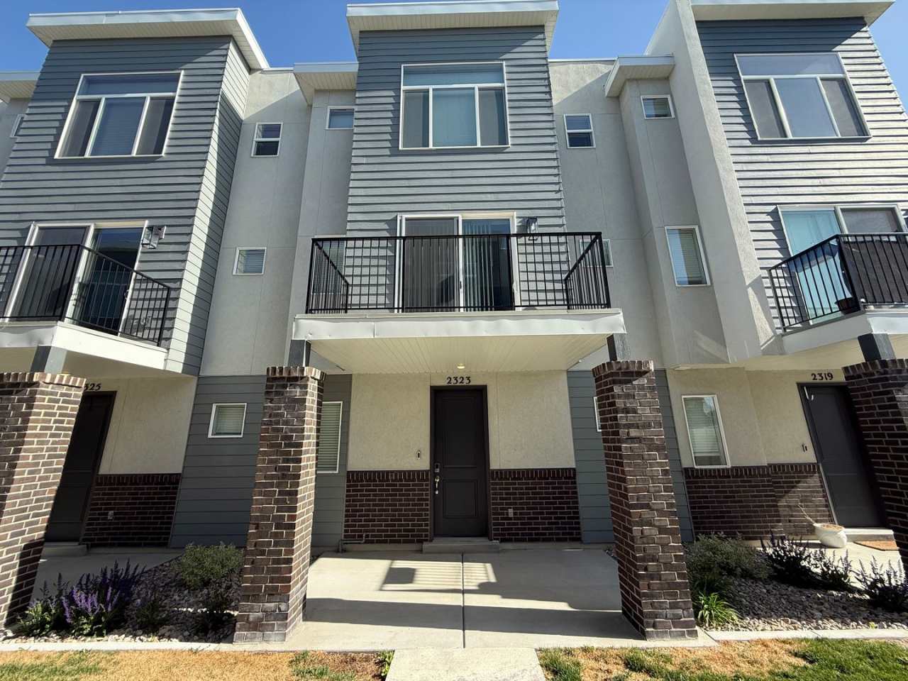 Beautiful 3 Bed 2.5 Bath Townhome in West Haven