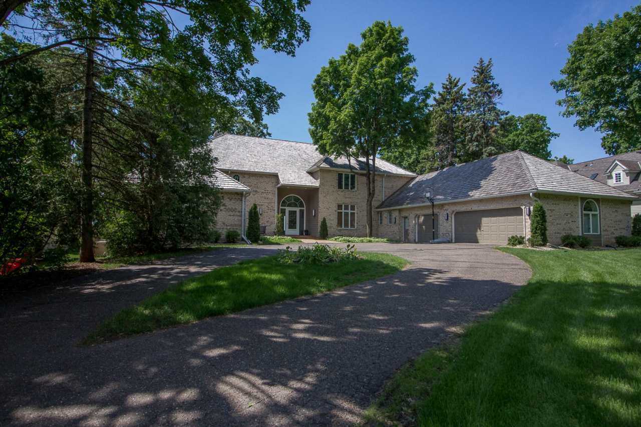 Stunning Lakefront Estate in Wayzata!