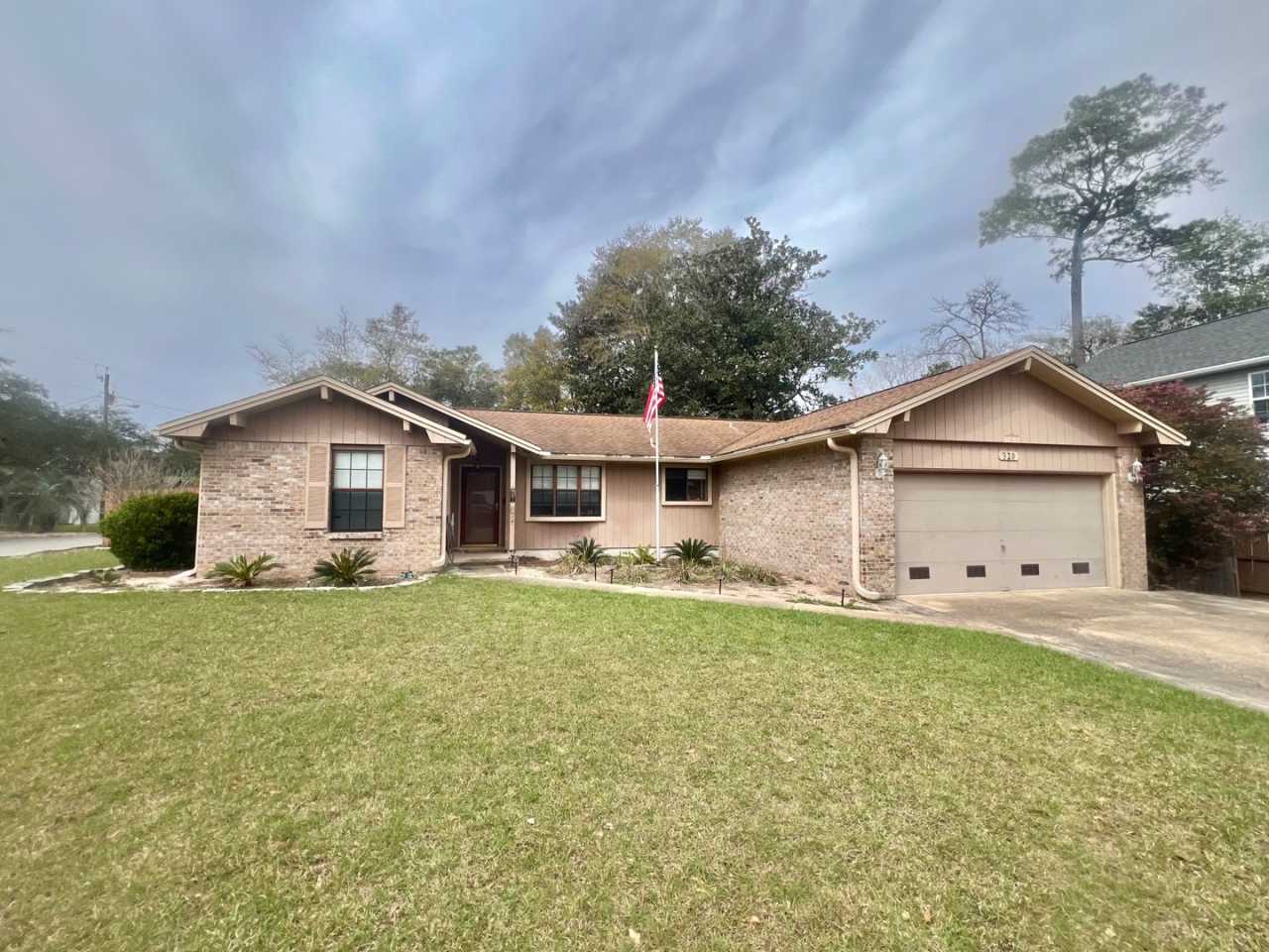 520 Maple Ave Niceville, FL 32578