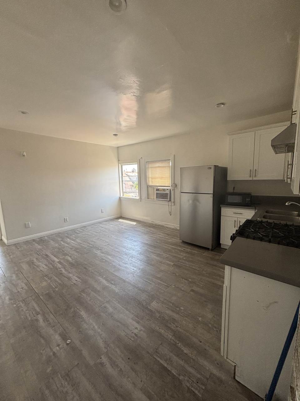 2905 Van Buren Place