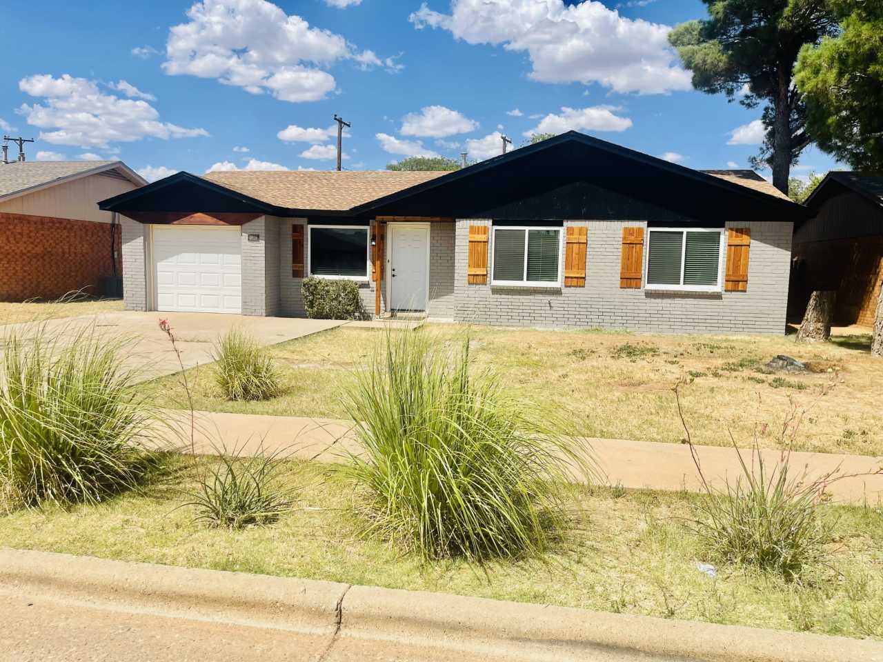 4626 Grinnell Street - 1