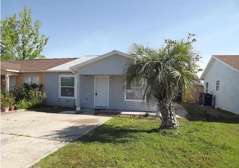 2712 Oak Hammock Dr.