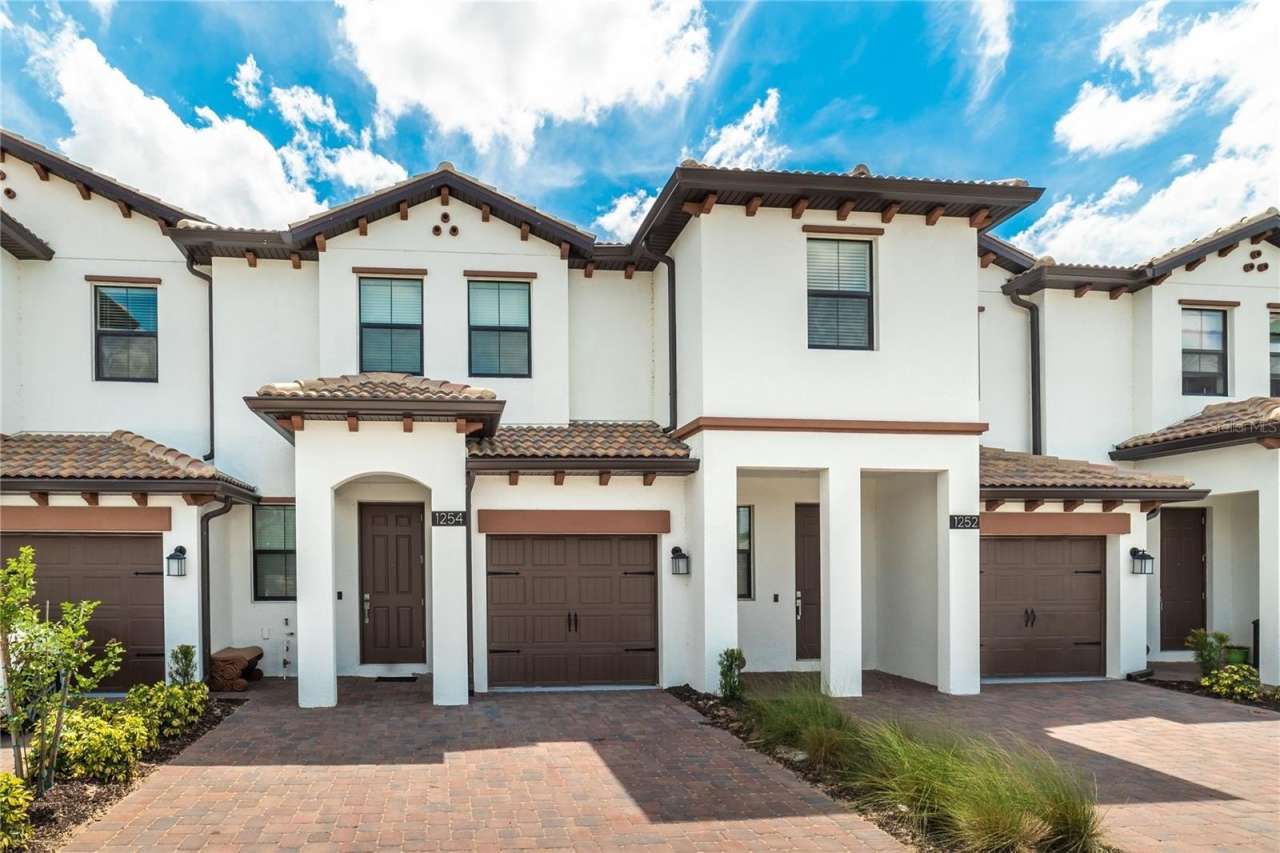 1224 ROYAL ST GEORGE BOULEVARD