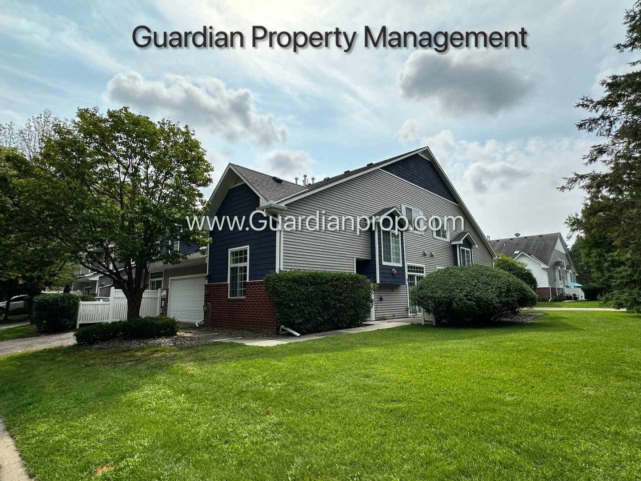 Eden Prairie End Unit Town Home, 2 Car Garage, Patio, W/D, Central Air