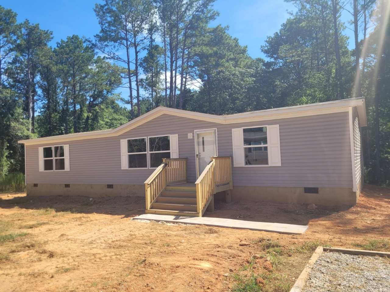 Madison County - Hull, Ga. –Three Bedroom and Two Bathroom Manufactured Home - Very Convenient to All of Athens -Call Today to View!