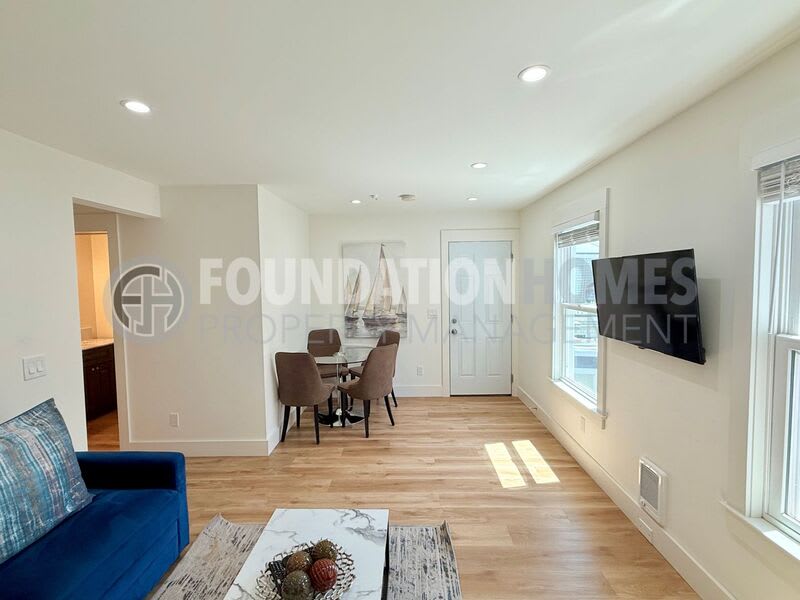 14 Princess Ln - Apt 2