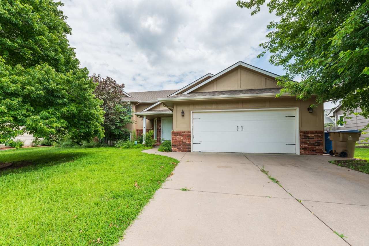 2 WEEKS FREE!! Beautiful 5 bedroom home in Andover School district!