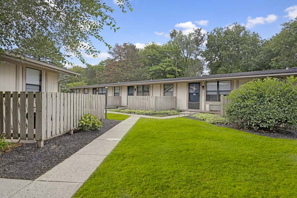 Stonehenge Apartments