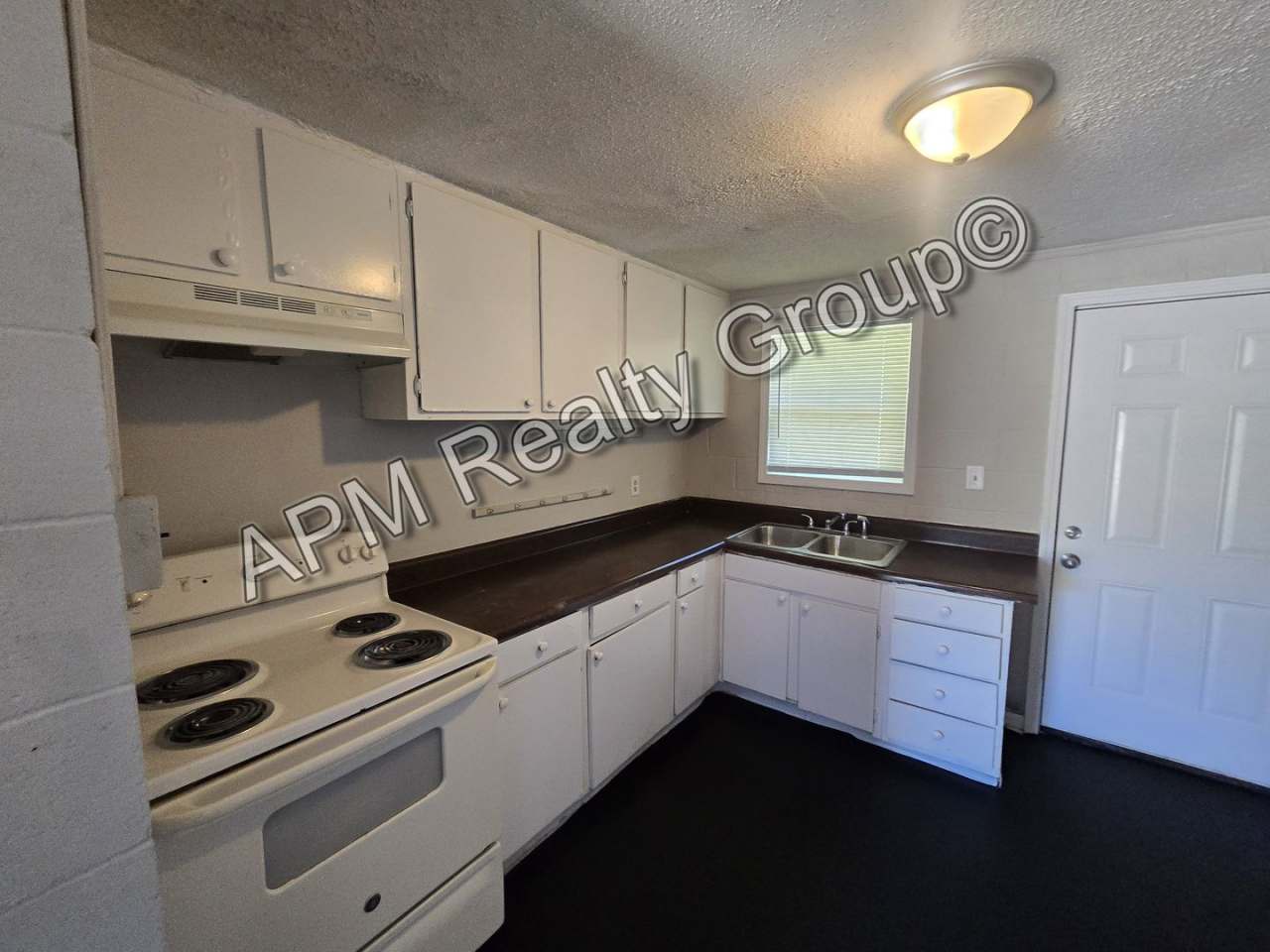 2 bedroom apartment - 50% off first month!