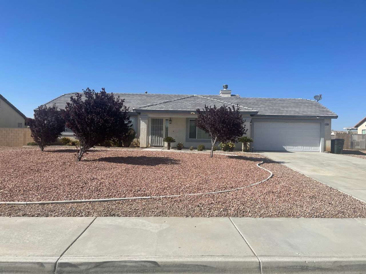 Apple Valley Home in The Vineyards- 3 Bedrooms, 2 Bathrooms, 2 Car Garage, New Flooring