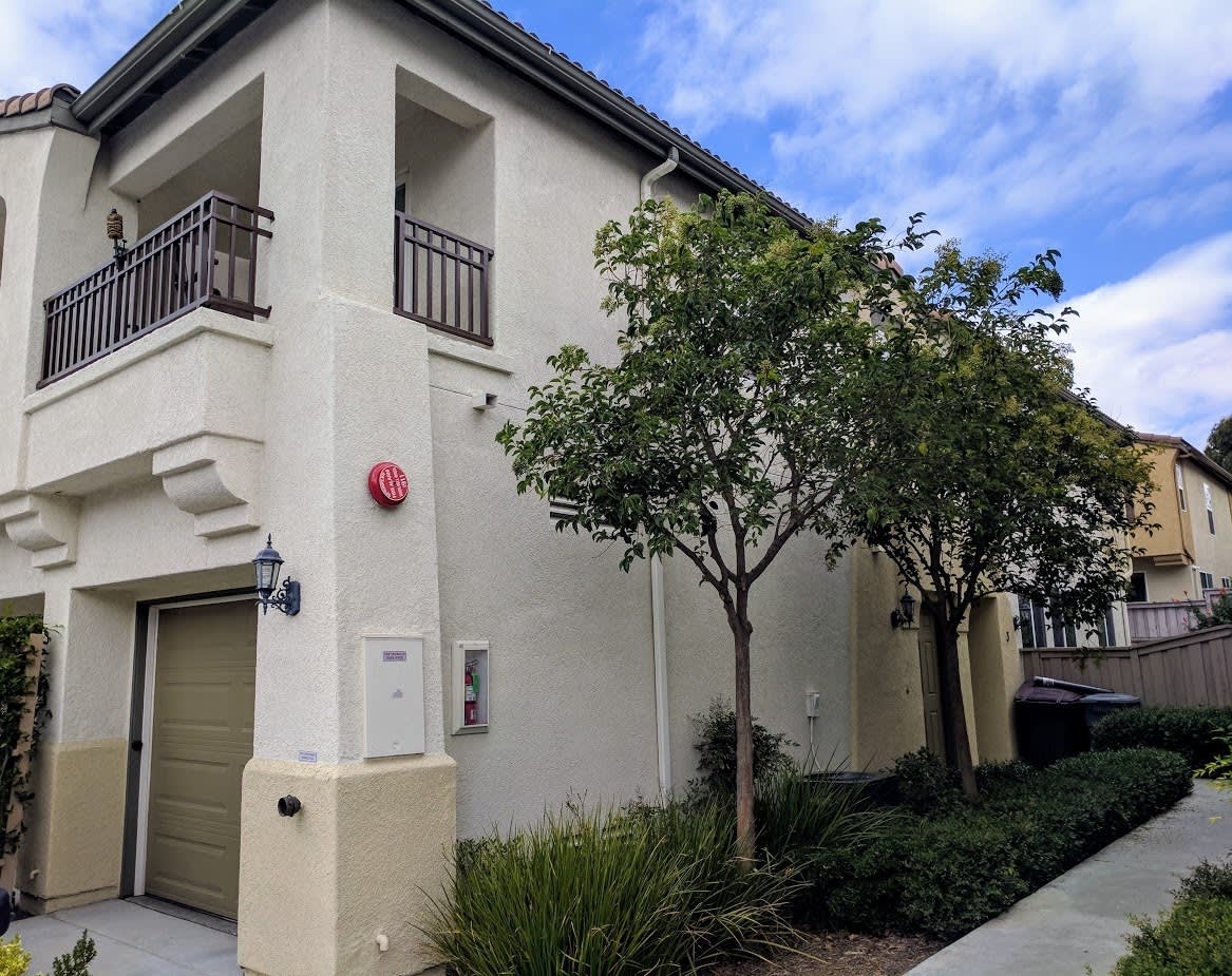 2 Bedroom Townhome w/Attached 1 Car Garage. Gated Community with Assoc Pool!