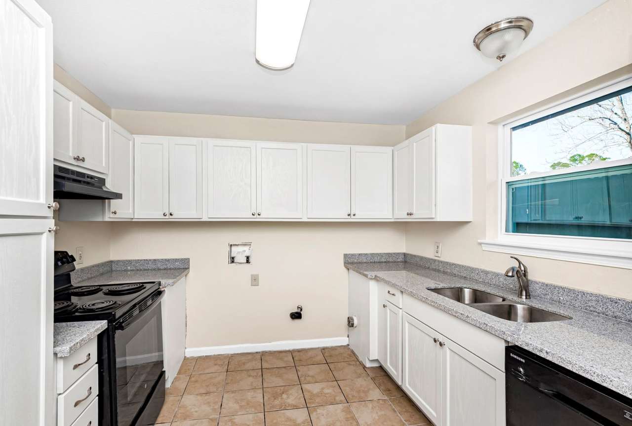 3 Bedroom Condo on Jefferson Park