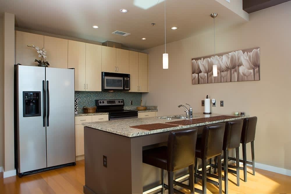 FULLY FURNISHED Studio in Nashville's Premier High-Rise!