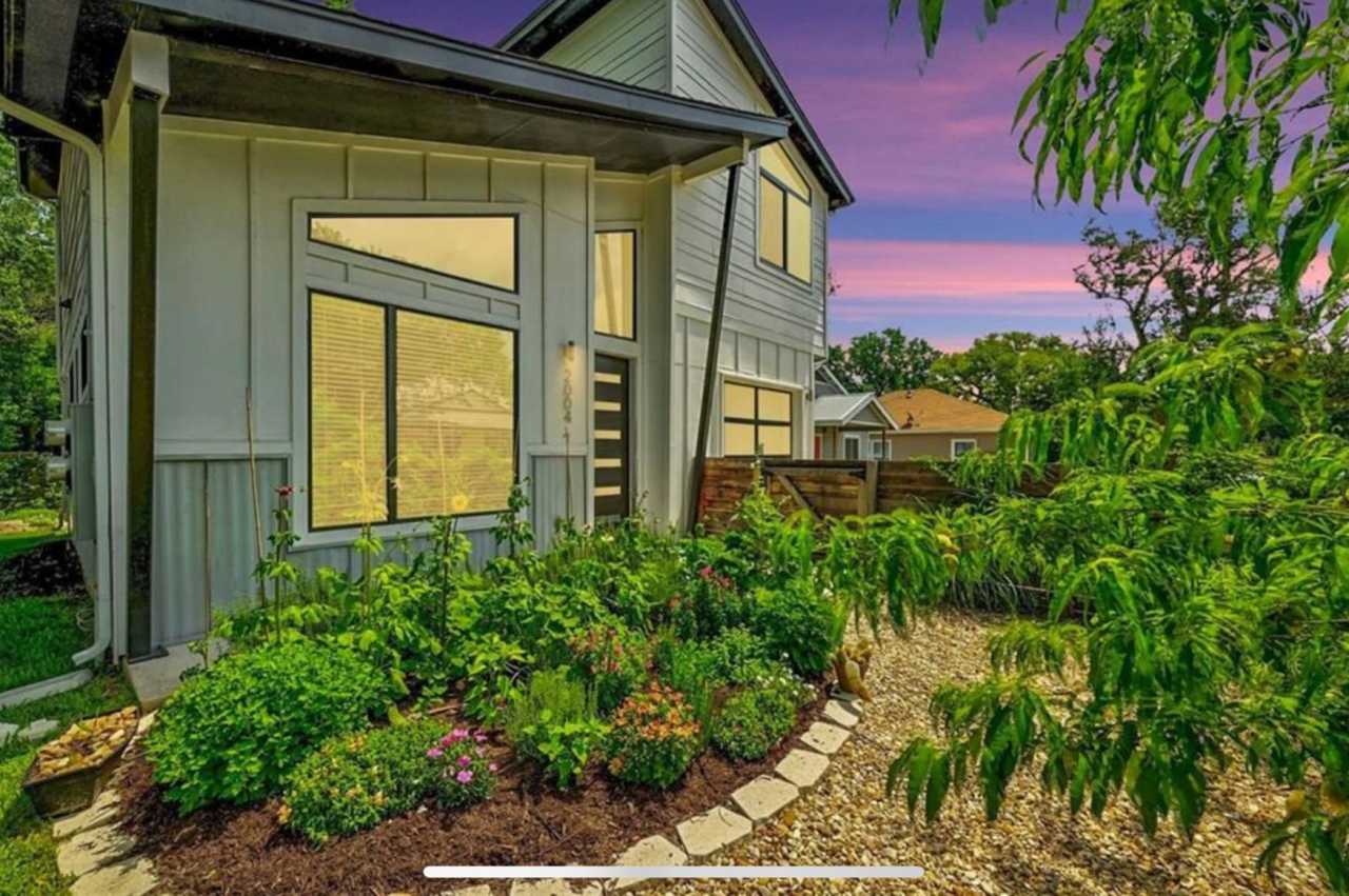 2004 East 10th Street