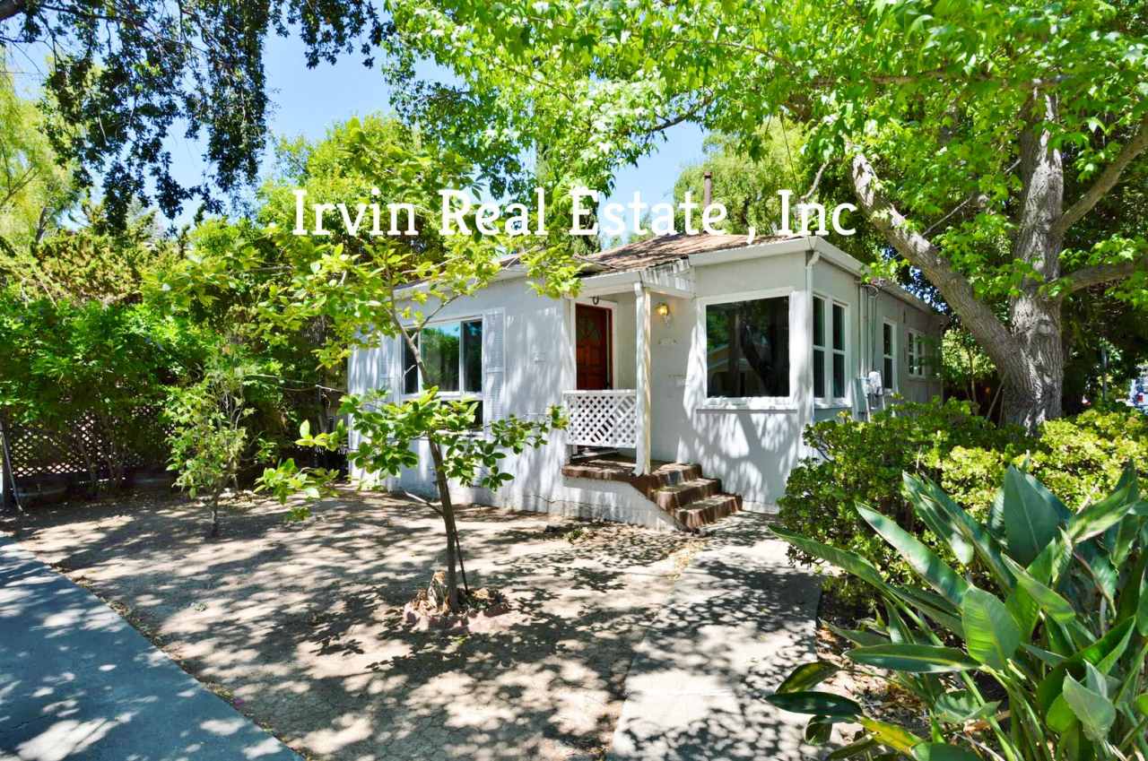 Cozy 2 Bedroom,1 Bath