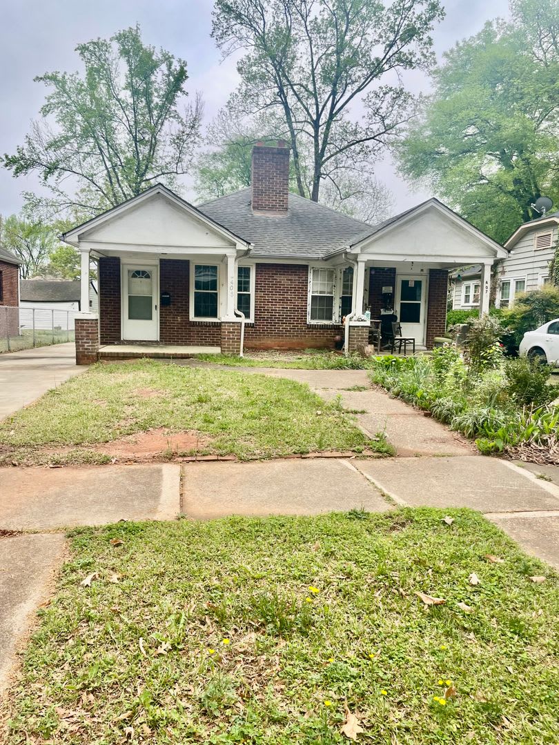 Adorable 2 bedroom 1 bath duplex. Located in the Lockwood area