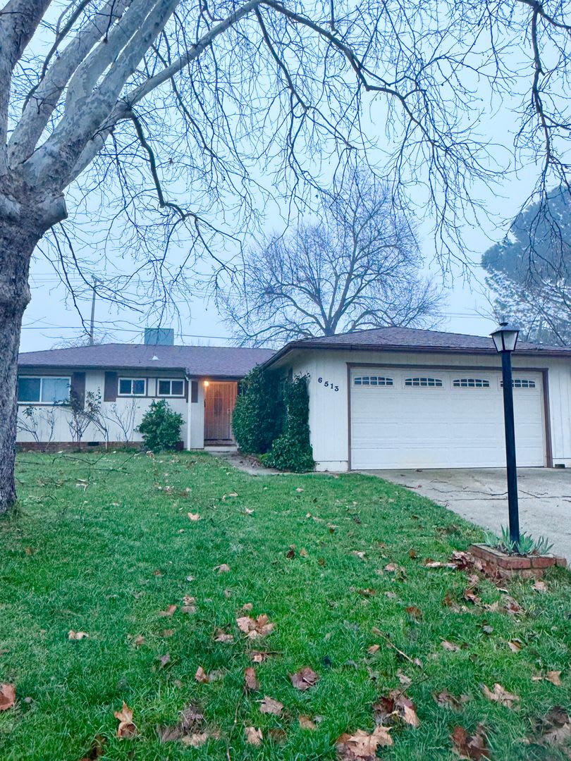 Westside - Close to Shopping