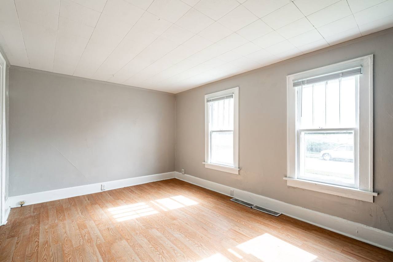 Walk to Lake Michigan from this Kenosha TownHome!