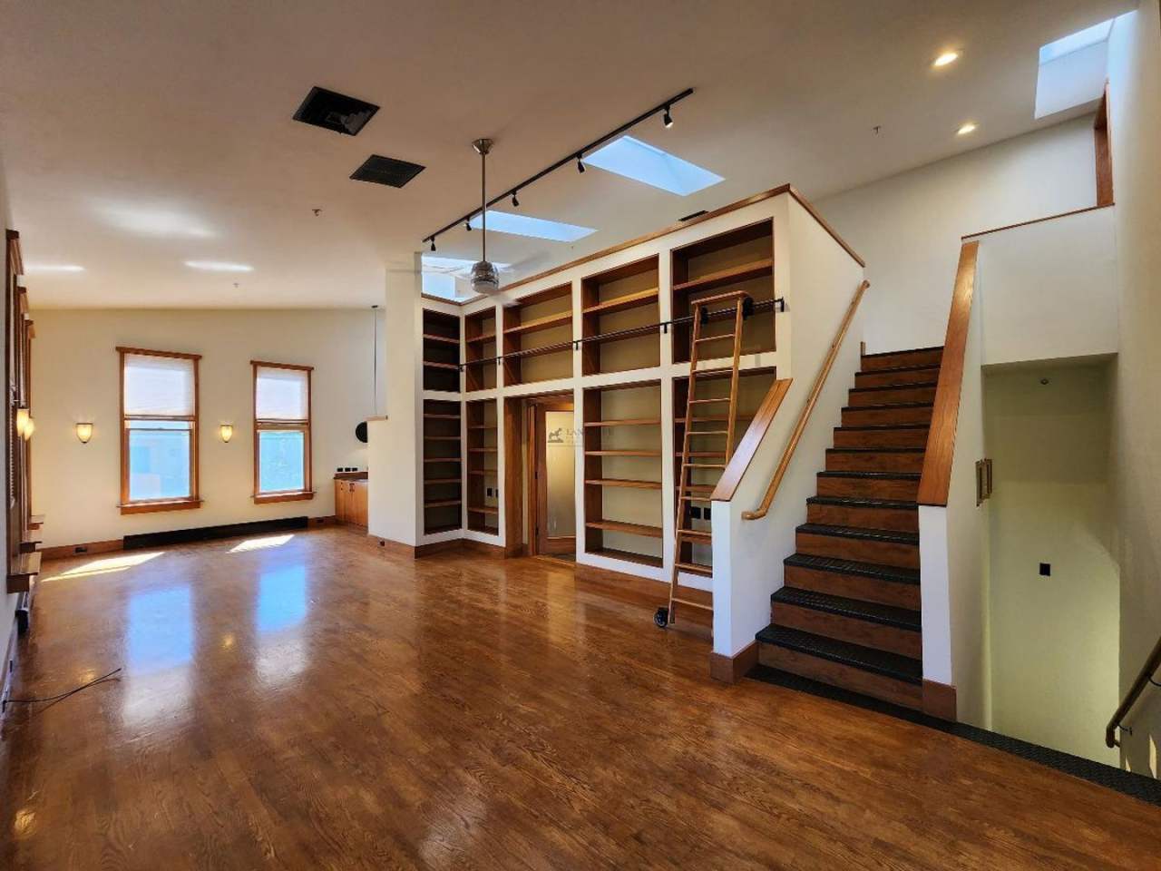 3600 Cerrillos Rd. #302